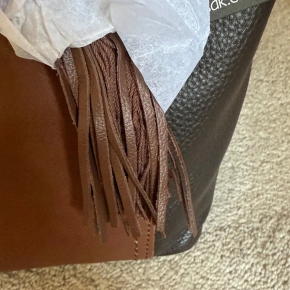 The Sak Two-Tone Brown Leather Shoulder Bag - Picture 4 of 9